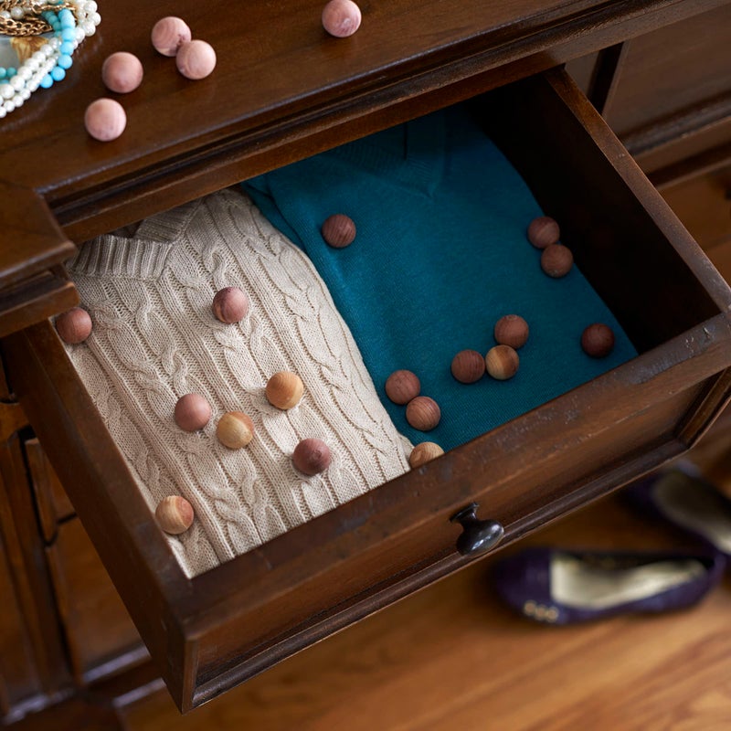 Household Essentials كرات خشب الأرز الأحمر CedarFresh 17840-1 | تنشيط وحماية الخزائن | عبوة 48 - Image 3